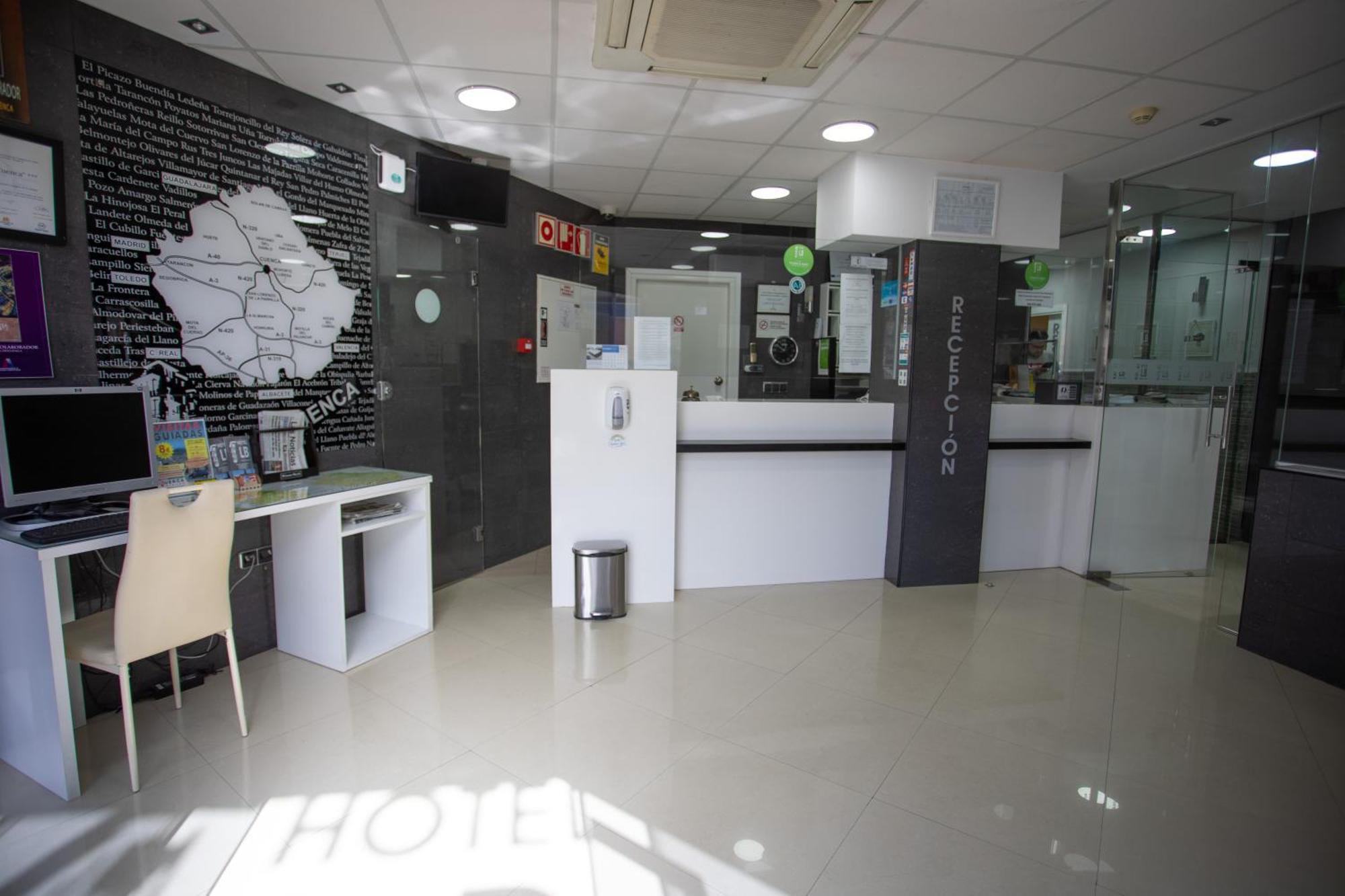 Hotel Lb Villa De Cuenca Cuenca  Ngoại thất bức ảnh