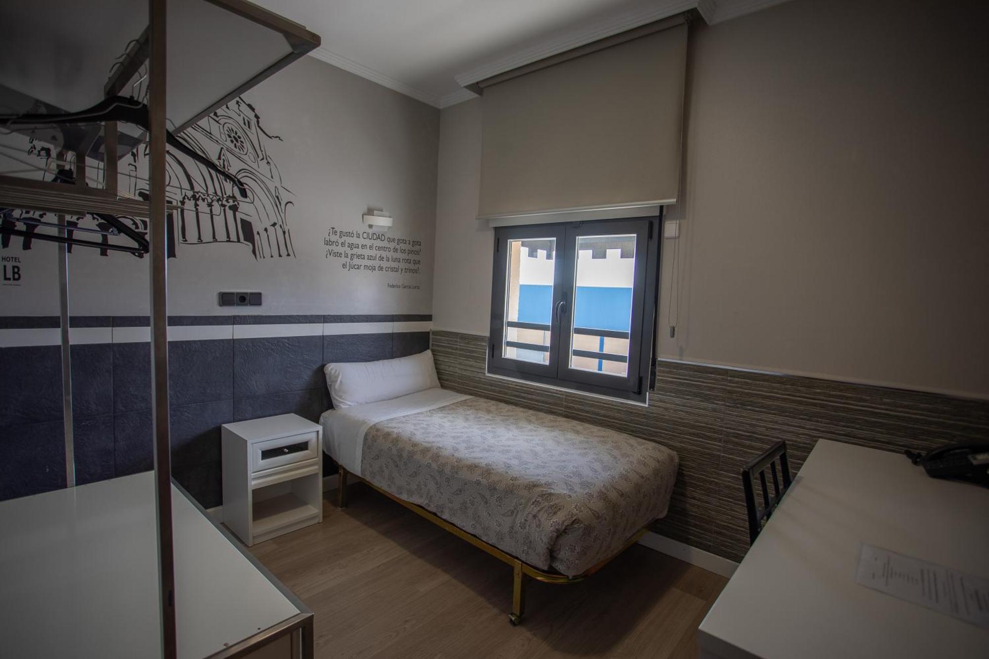 Hotel Lb Villa De Cuenca Cuenca  Ngoại thất bức ảnh